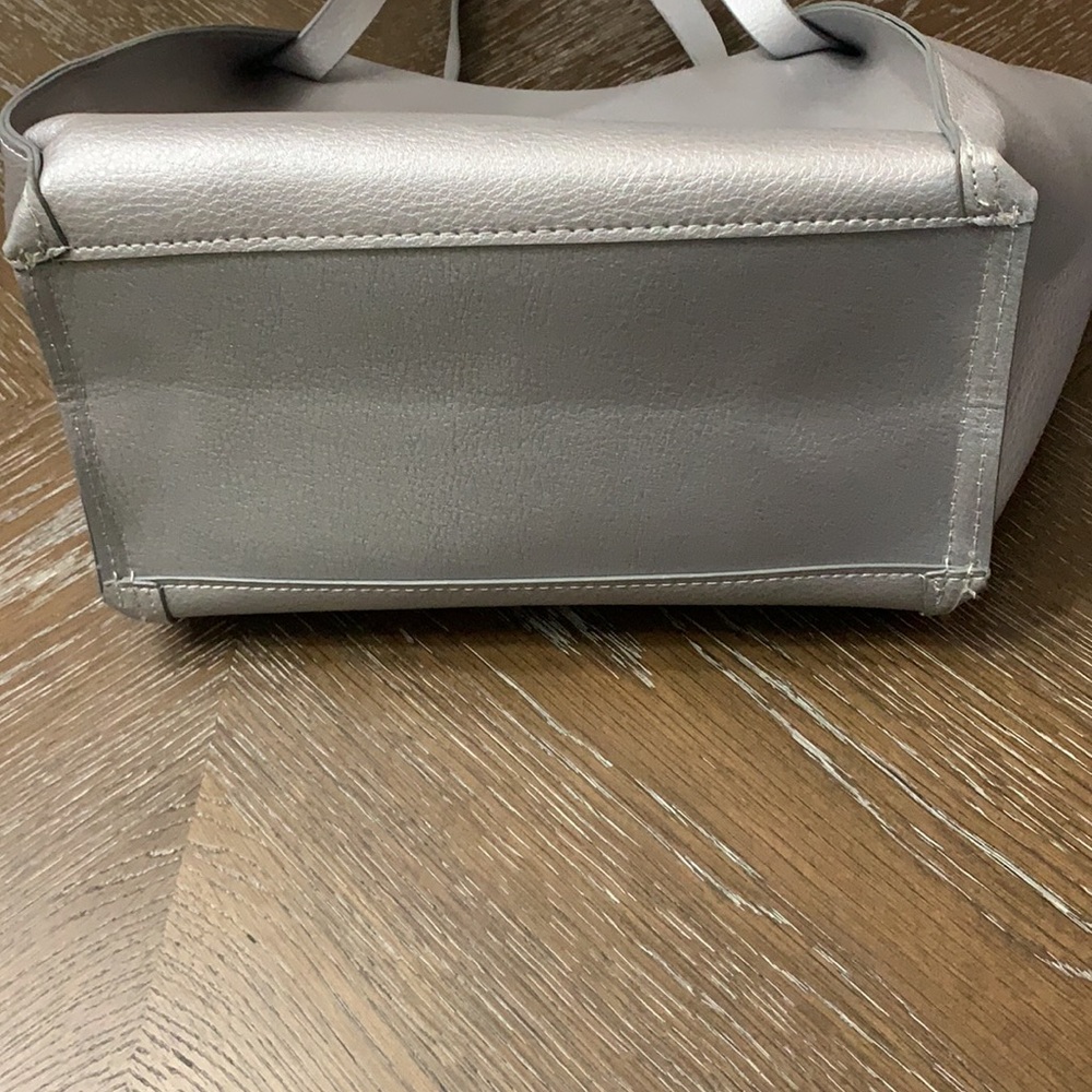 Neiman Marcus silver faux leather with handles tote bag - Picture 13 of 17